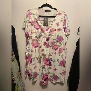 Flowy tunic shirt, white with flowers
